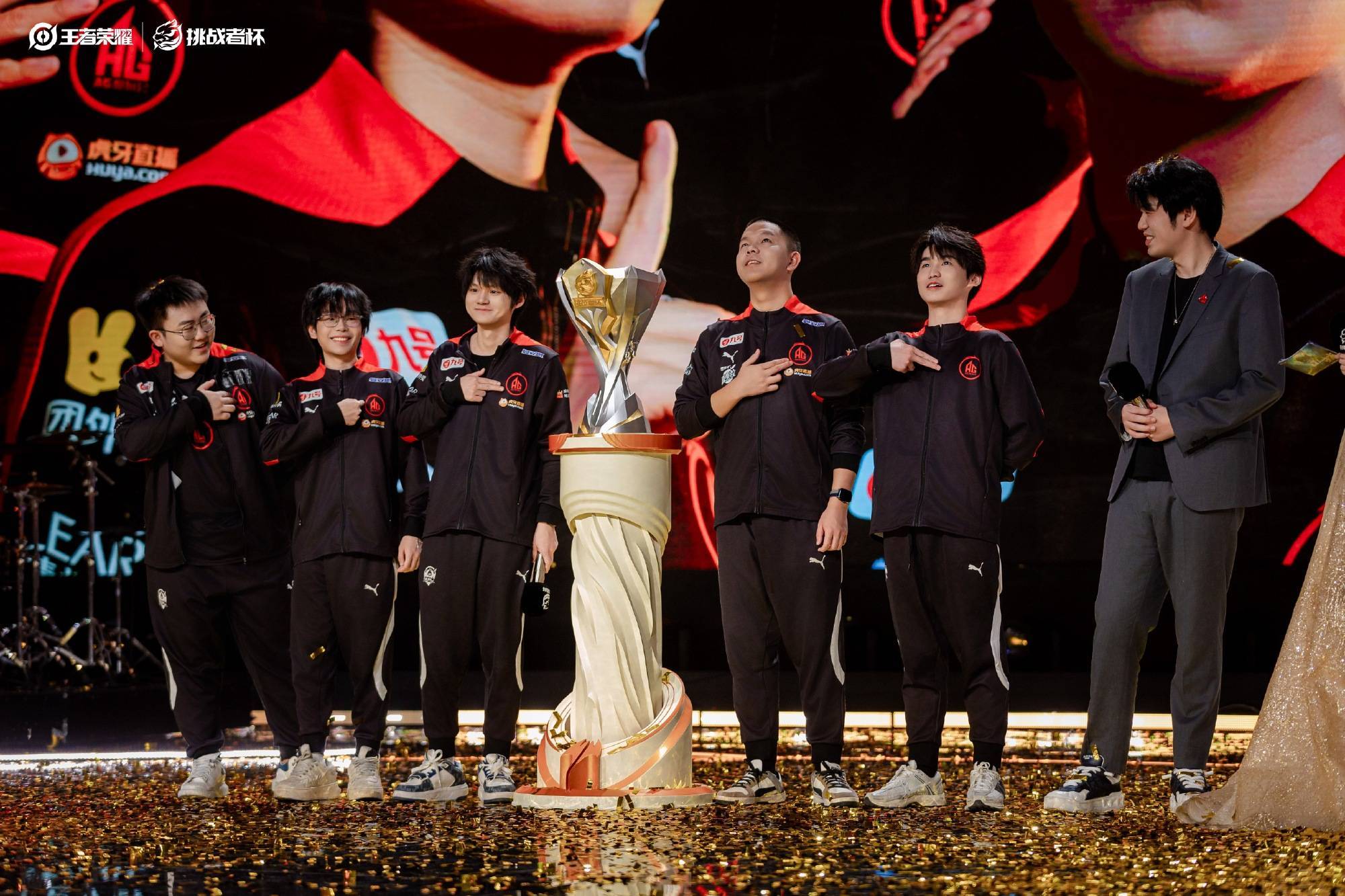 夺冠热门队伍集结,备受瞩目备战对决 夺冠热门队伍集结,备受瞩目备战对决