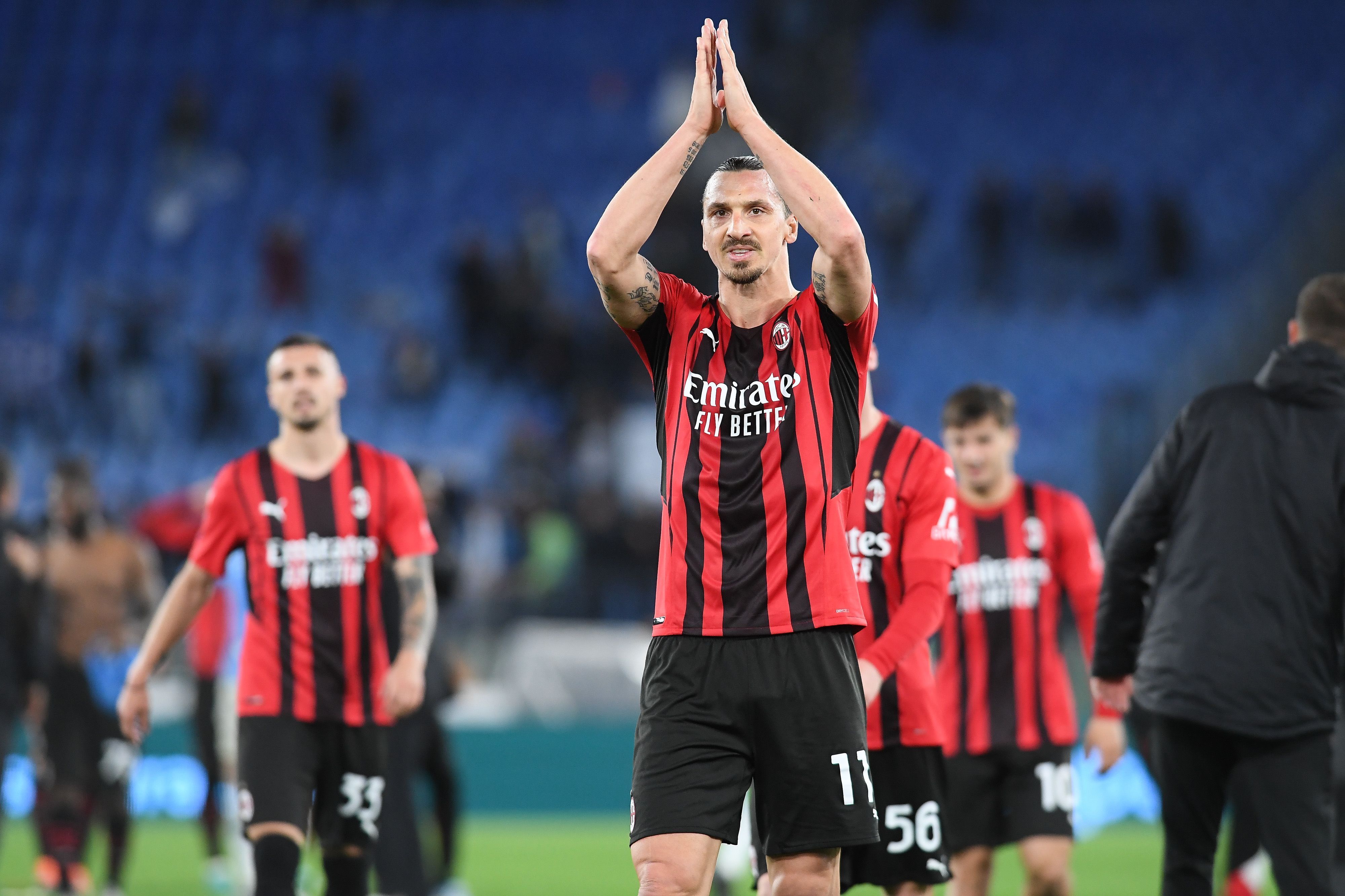 荷兰轻取AC米兰，伊布惊艳四座