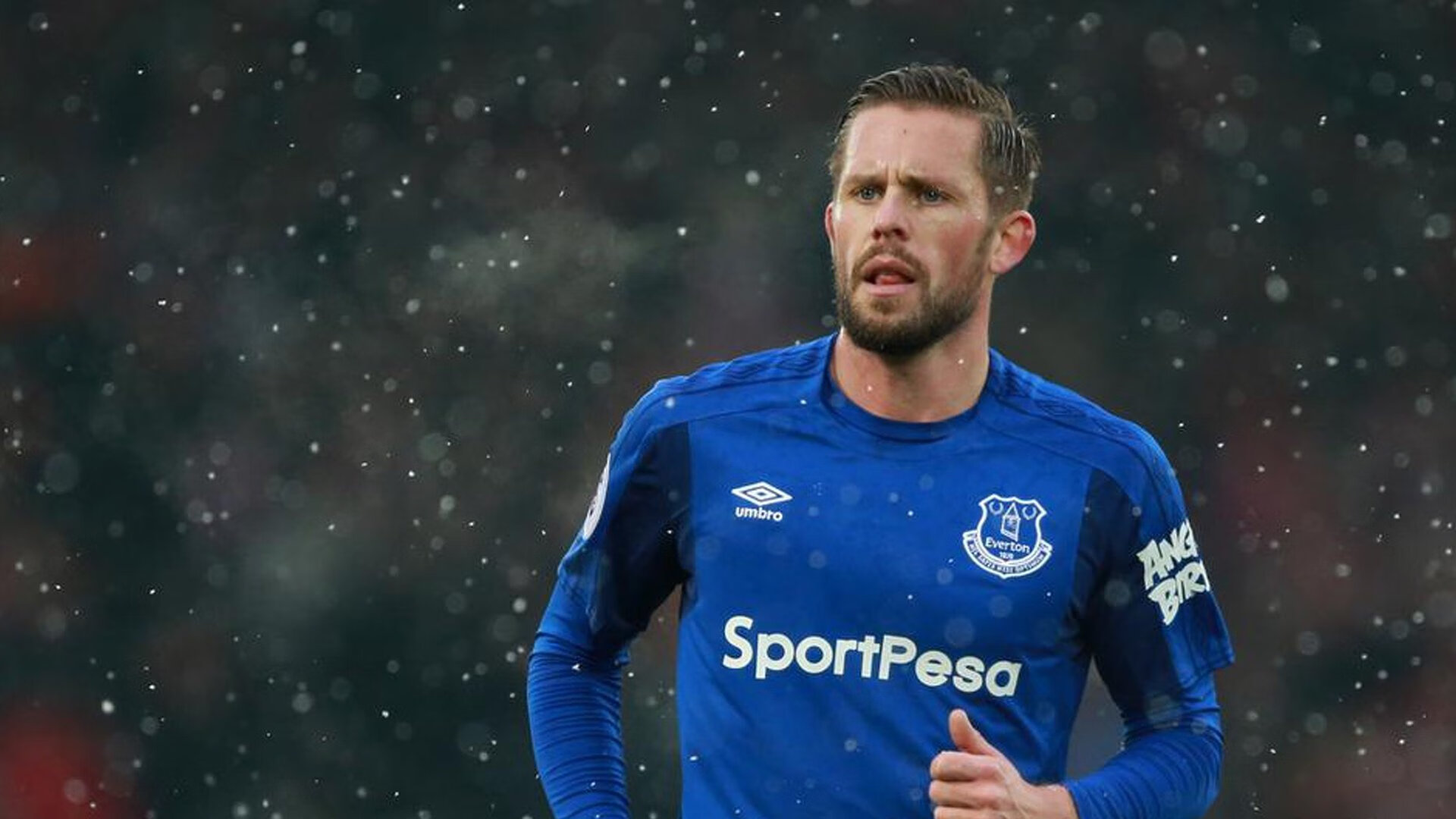 雷霆万钧，青春风暴击碎黄蜂刺，季后赛硬仗彰显新王气质