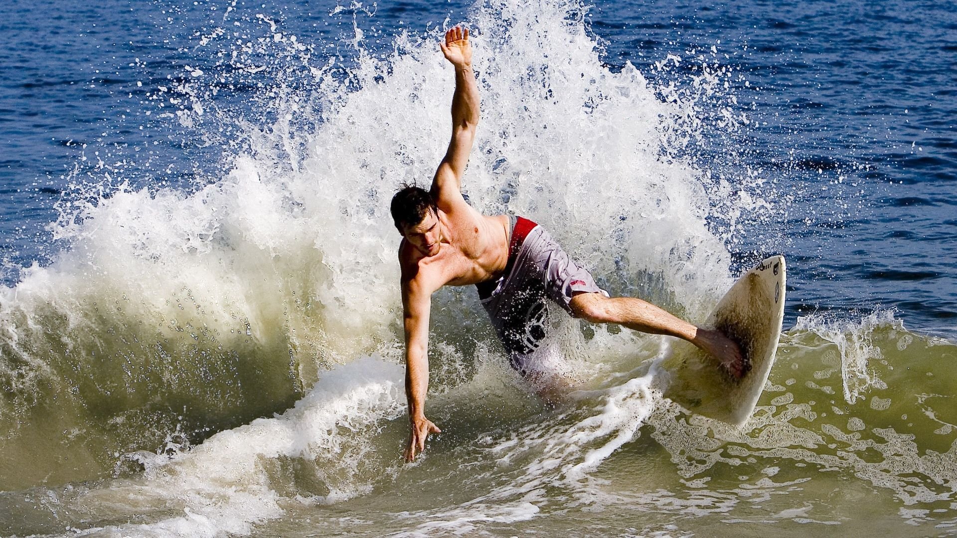 天山雪豹对决紫金豪门,哈利伯顿的冰与火之歌