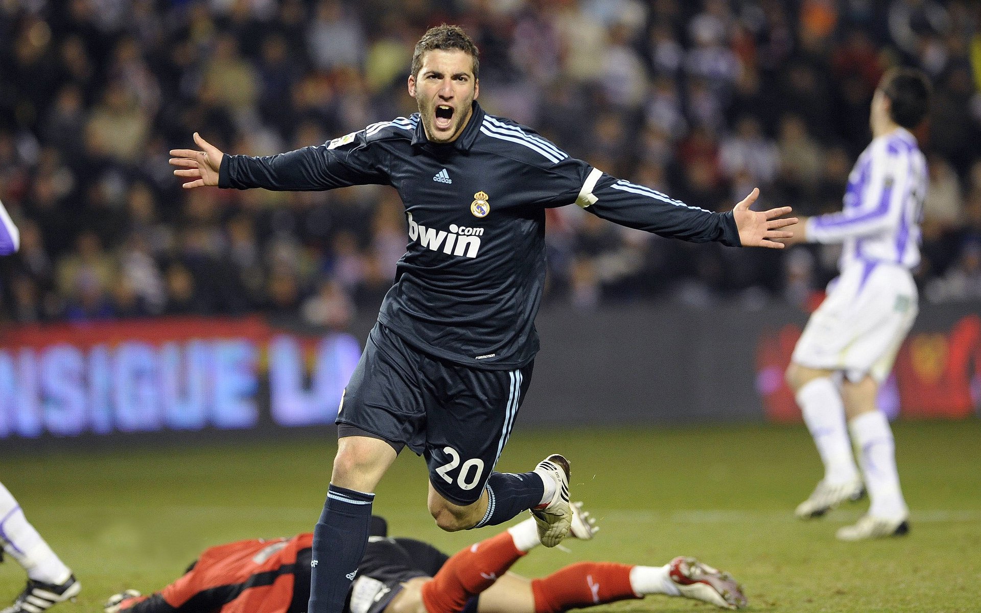 赛道新秩序,红牛二队横扫迈凯伦,周冠宇惊艳四座改写F1格局